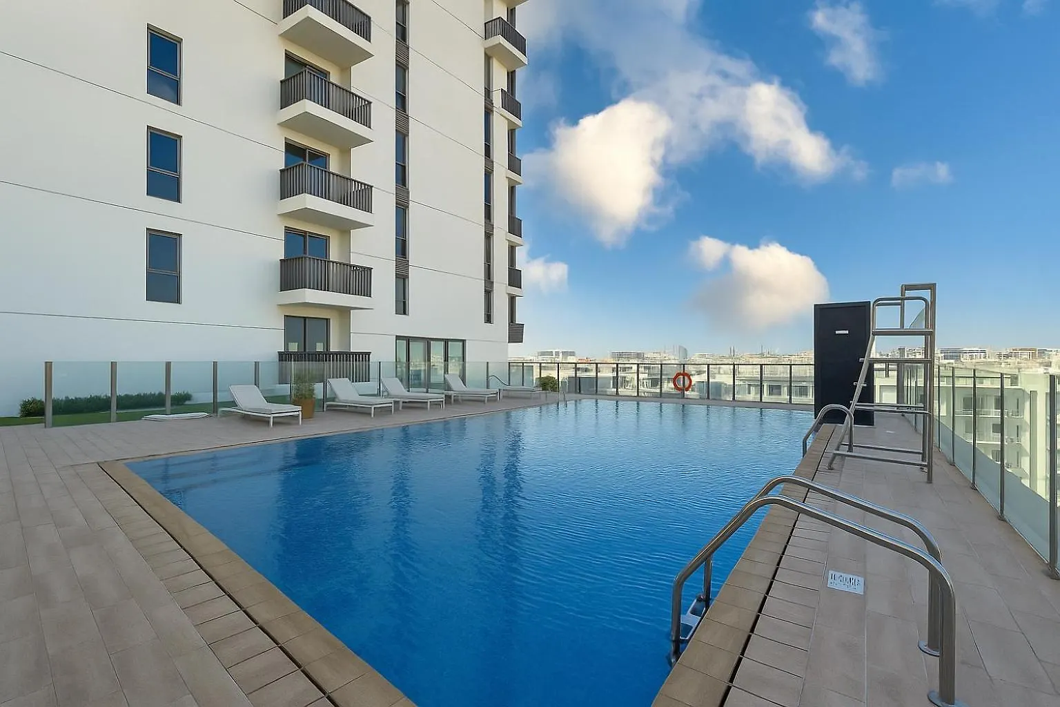 Bright & Modern Stay In Al Furjan Dubai